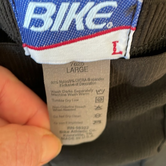 BNWT BIKE Compression Performance Shorts Sz LARGE - Picture 3 of 4